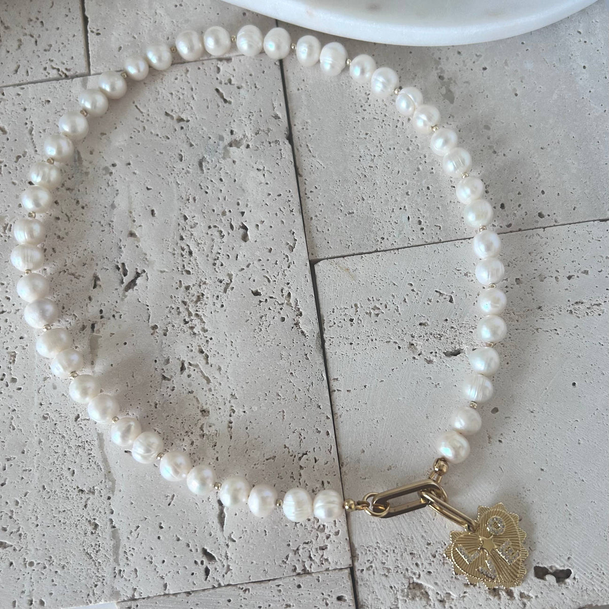Love charm Pearls necklace