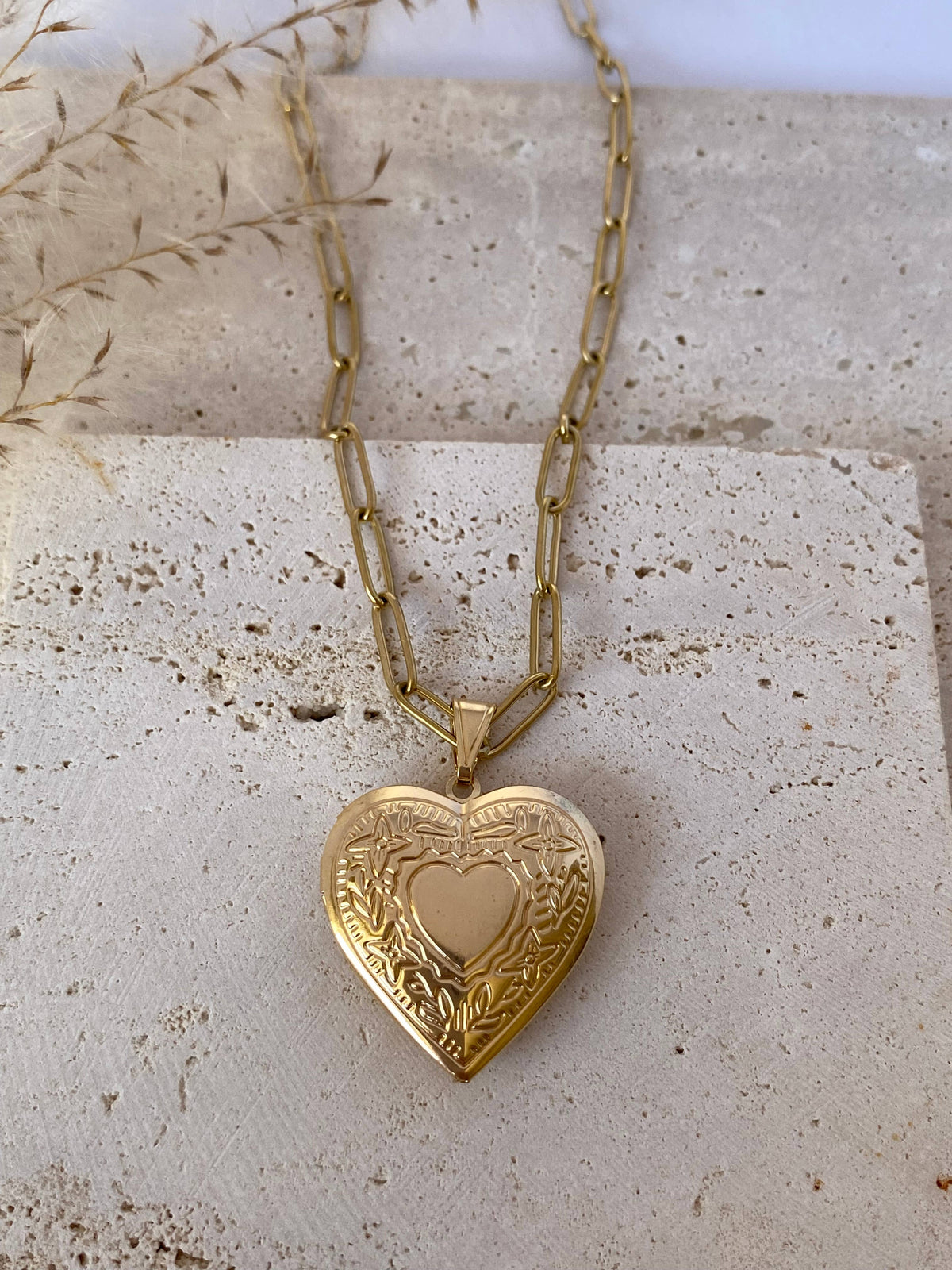 Locket Heart Pendant Statement Necklace Paperclip chain 18kG