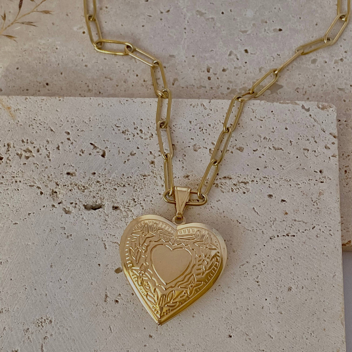 Locket Heart Pendant Statement Necklace Paperclip chain 18kG