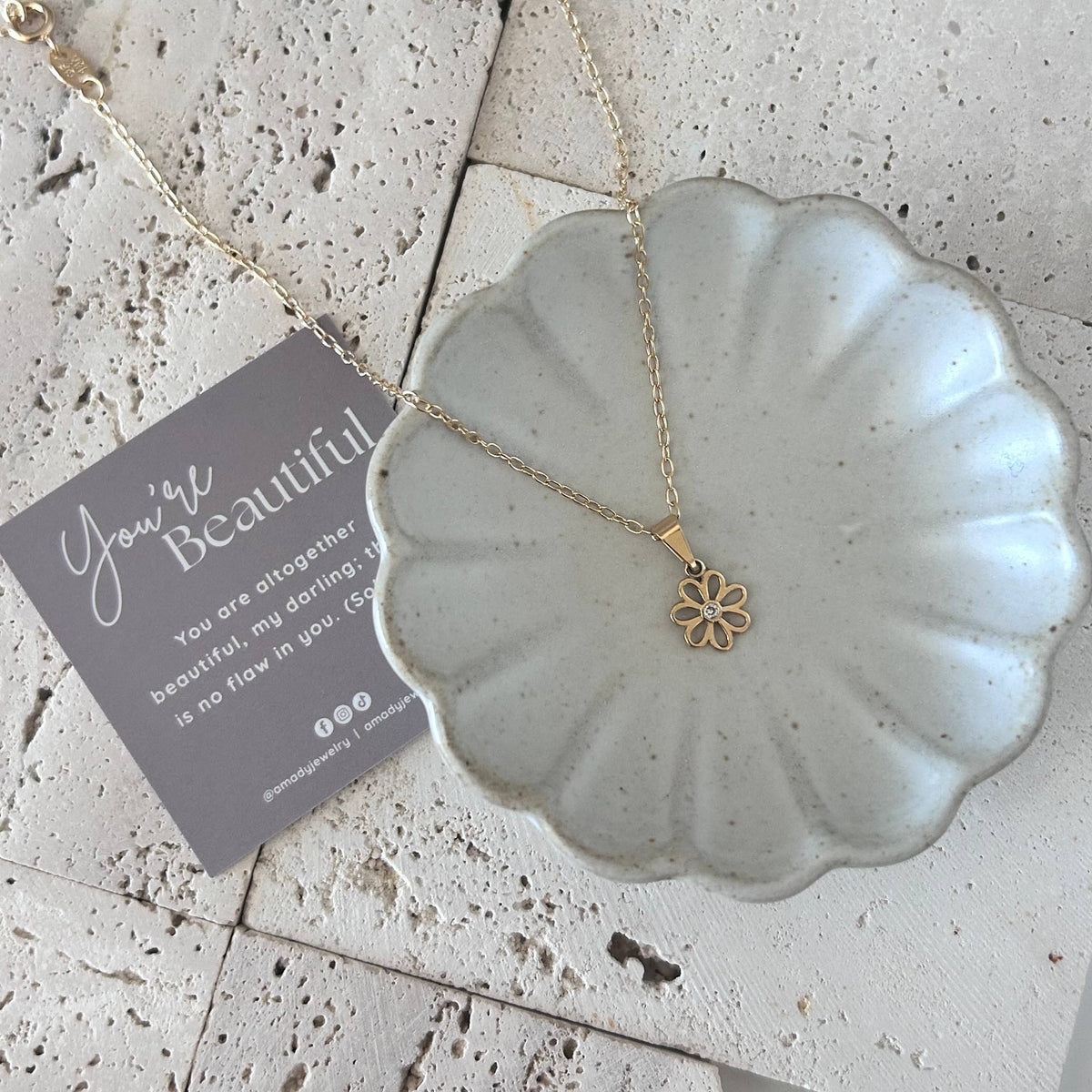 Flower charm pendant chain necklace 18k gold-filled daisy