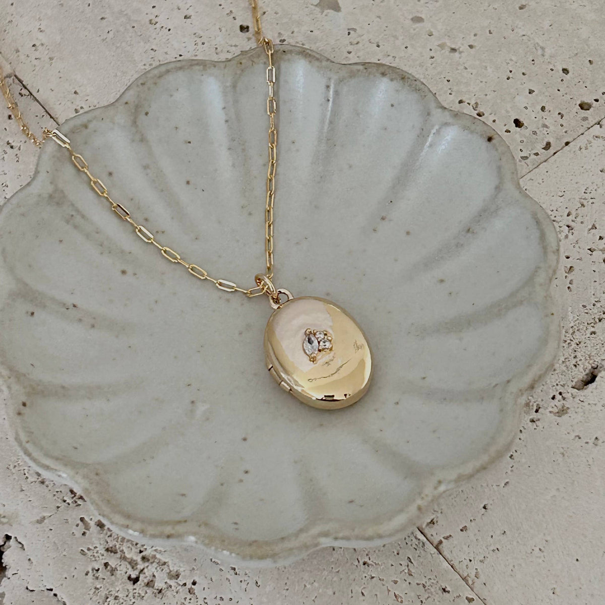 Oval Locket Pendant Necklace 18k gold filled