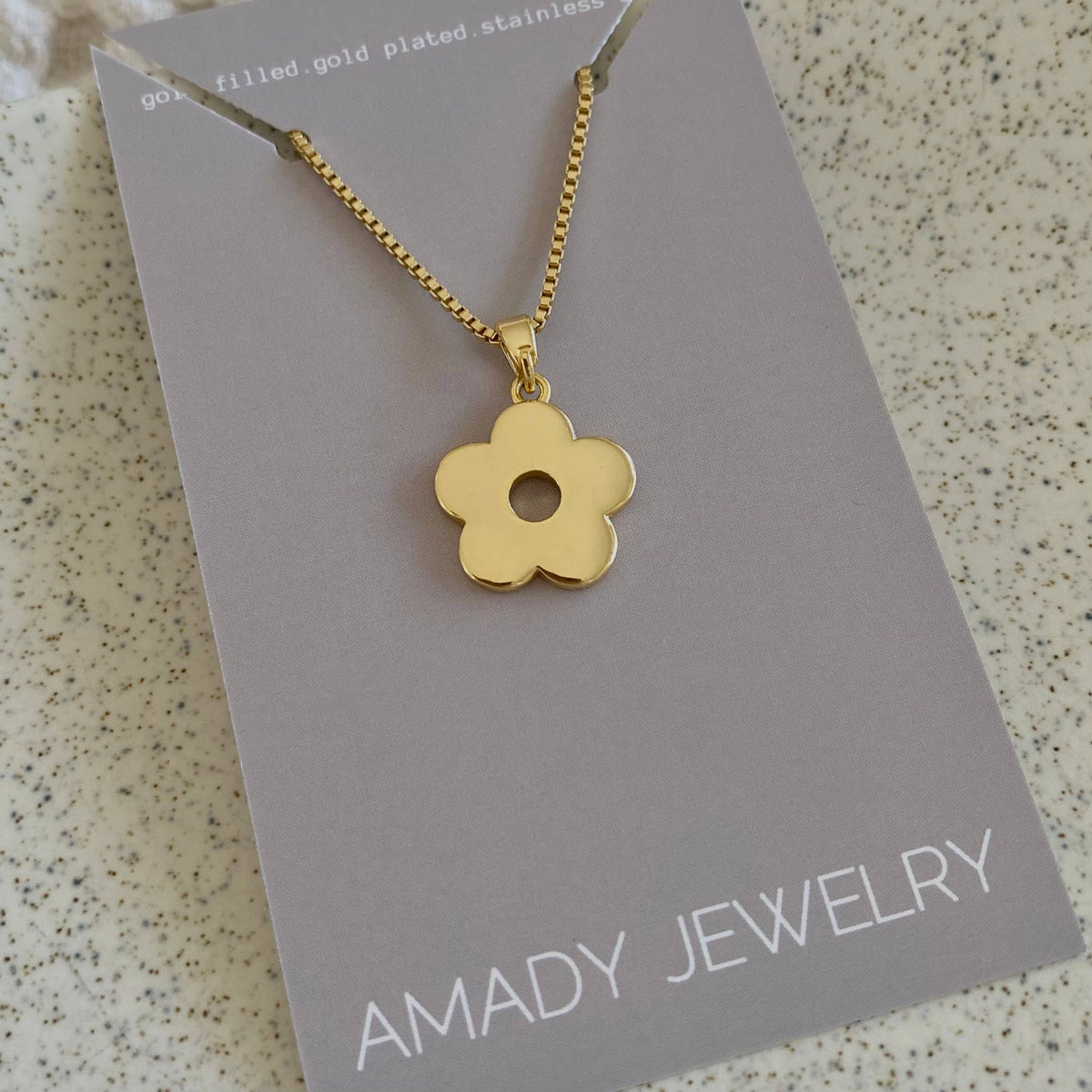 Retro flower shell charm pendant necklace gold plated 18k