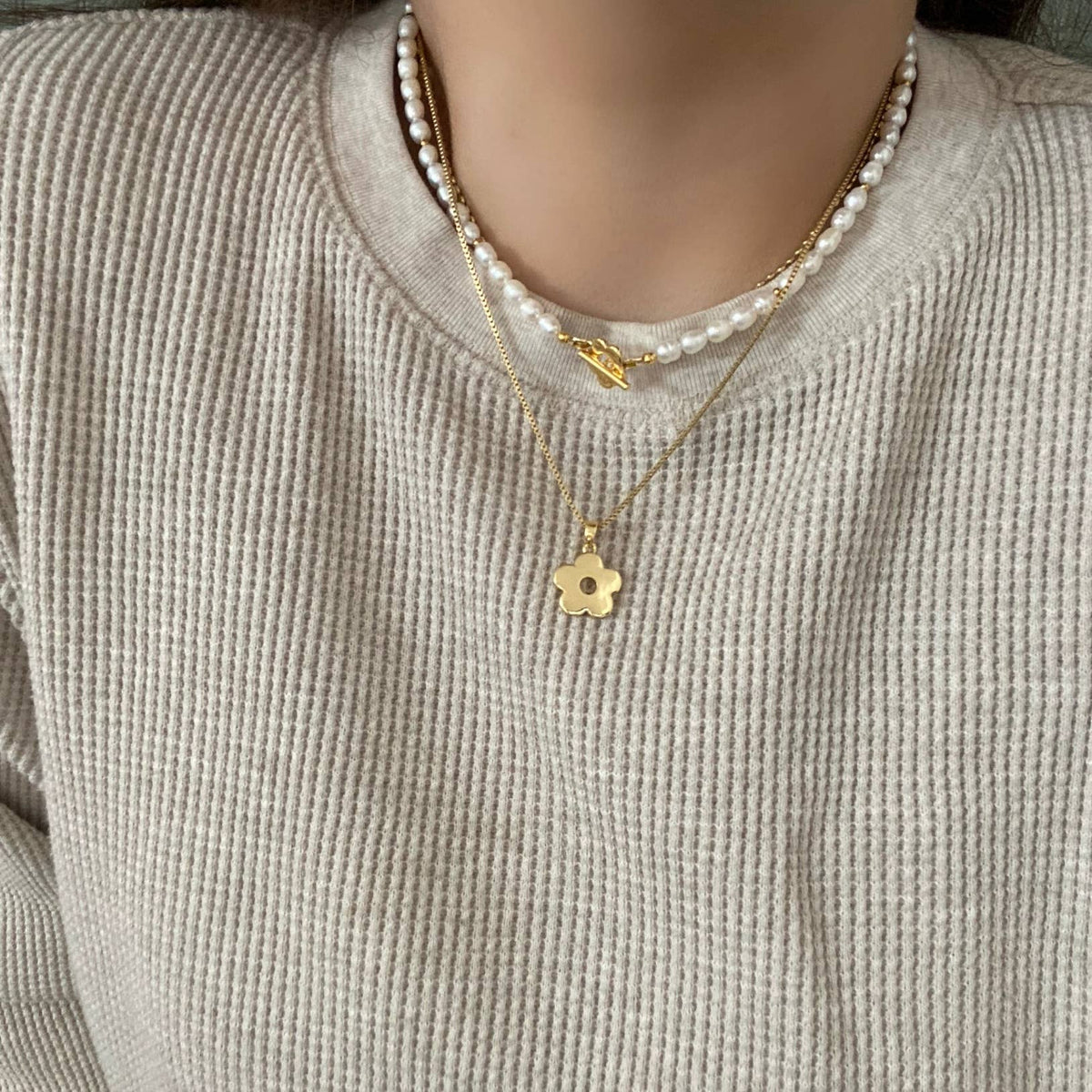 Flower toggle clasp Pearls necklace statement layering