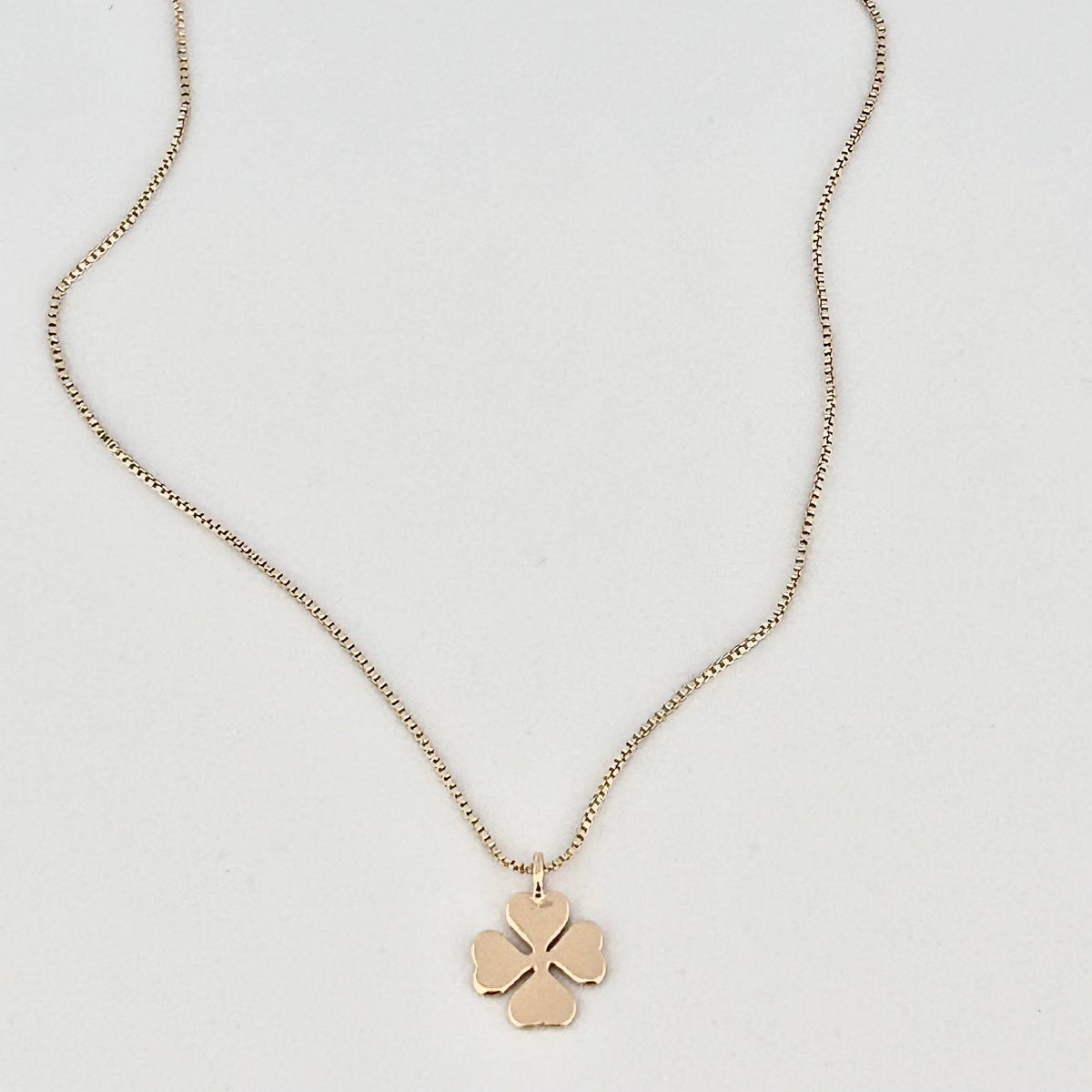 Lucky charm trebol shamrock clover pendant necklace