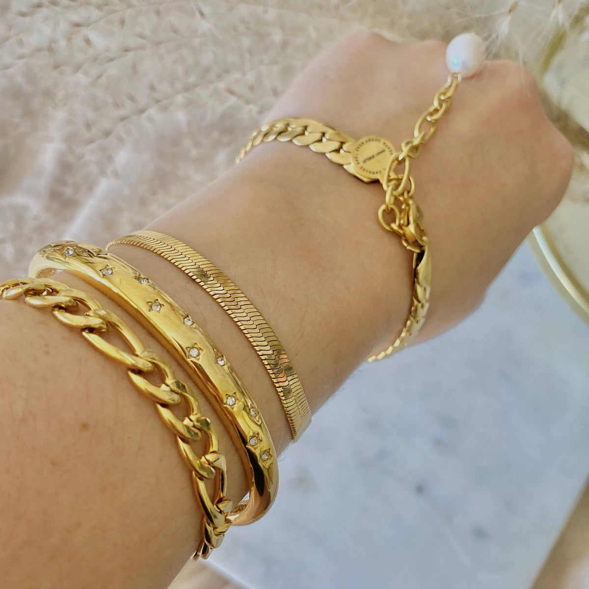 Stars bangle 18k gold plated stainless steel zirconia layer