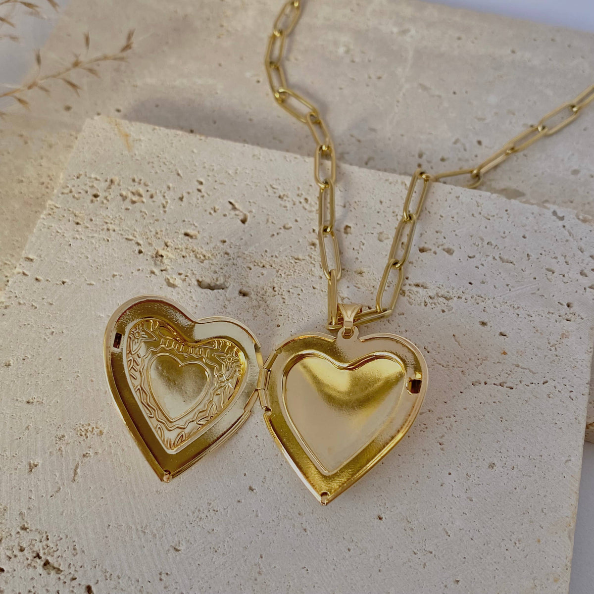 Locket Heart Pendant Statement Necklace Paperclip chain 18kG