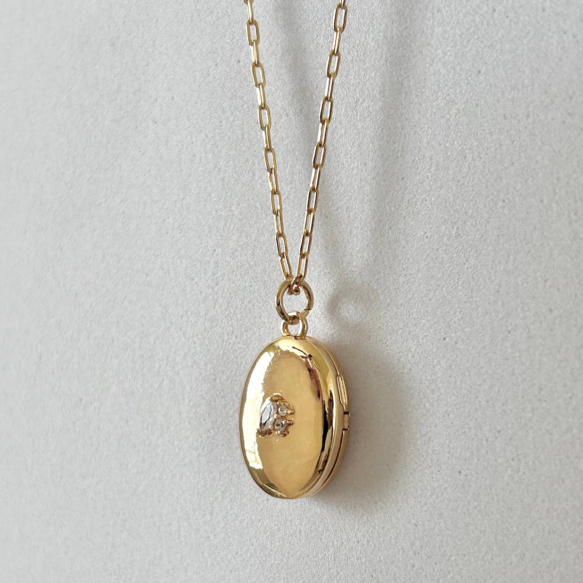 Oval Locket Pendant Necklace 18k gold filled