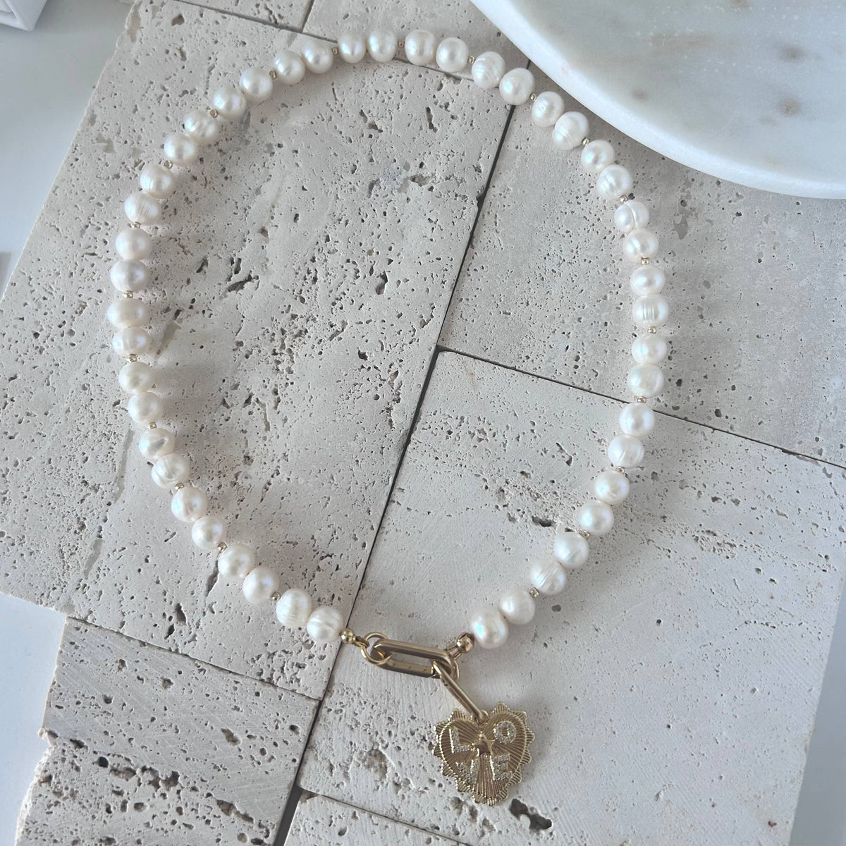 Love charm Pearls necklace