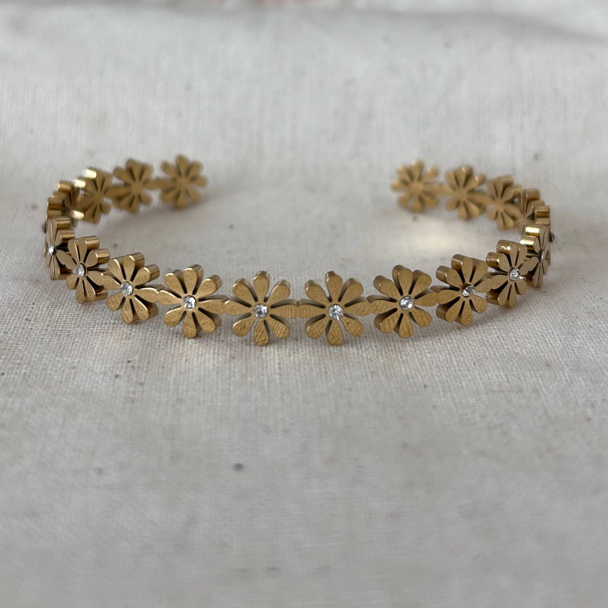Flowers Bangle Bracelet Cuff 18k Gold stainless steel