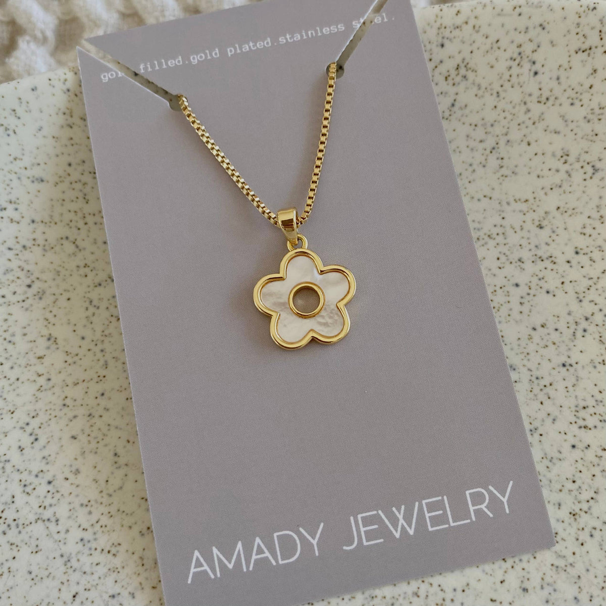 Retro flower shell charm pendant necklace gold plated 18k