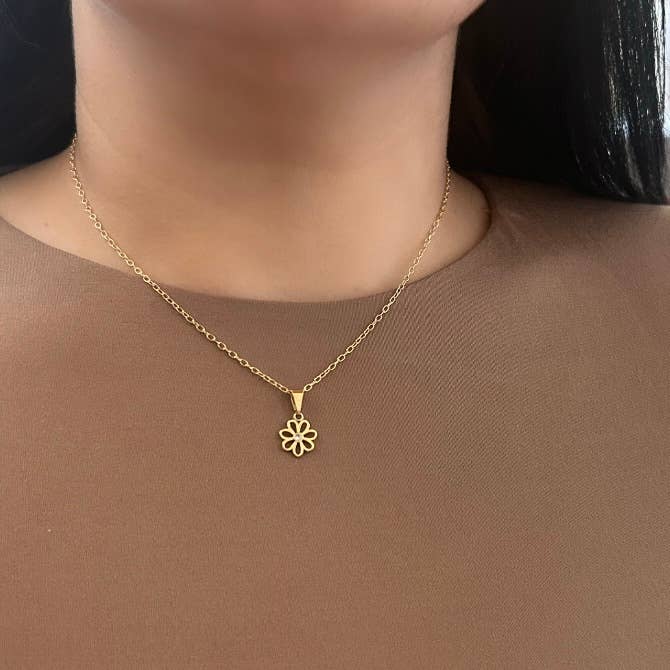 Flower charm pendant chain necklace 18k gold-filled daisy