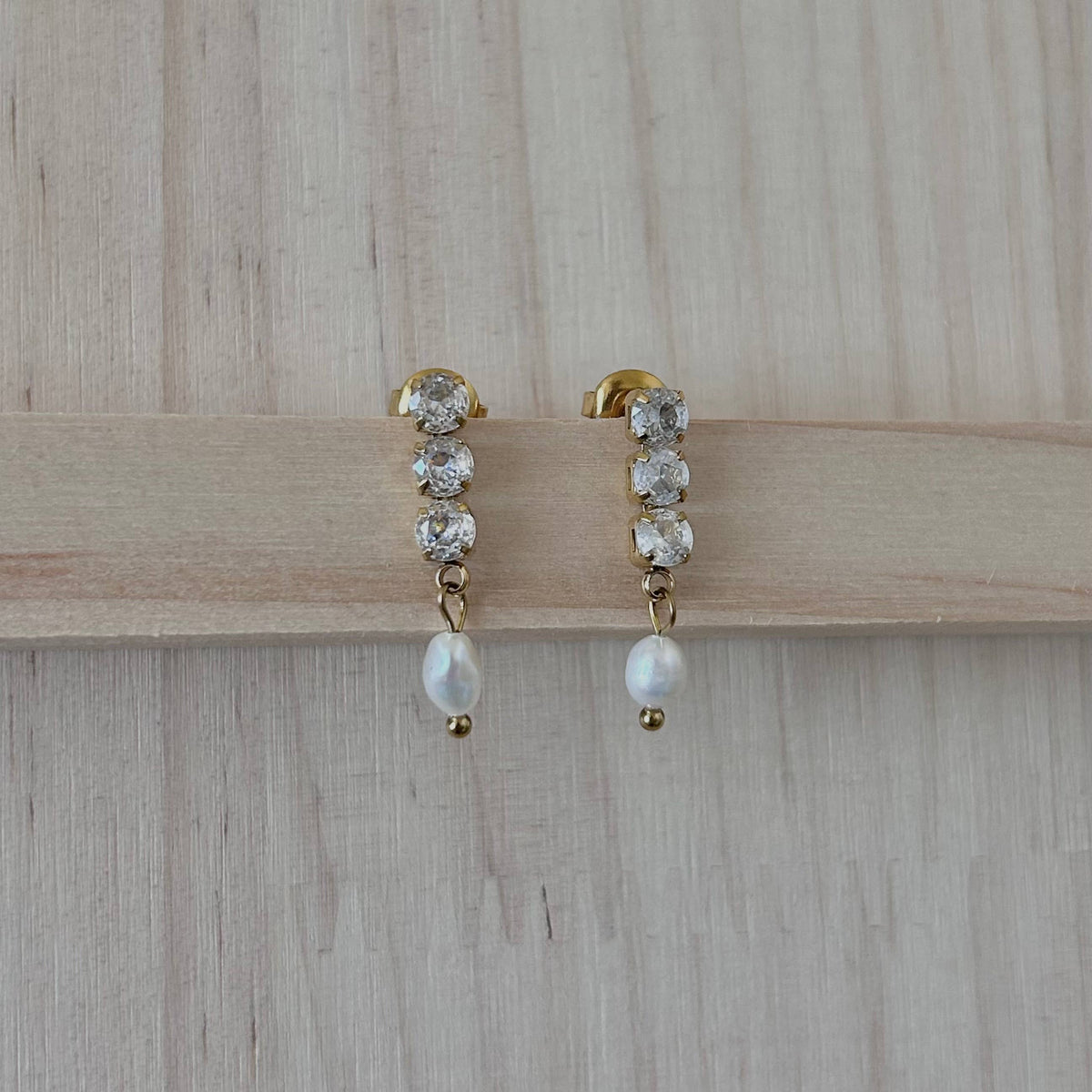 Freshwater dangle drop earrings cubic zircon