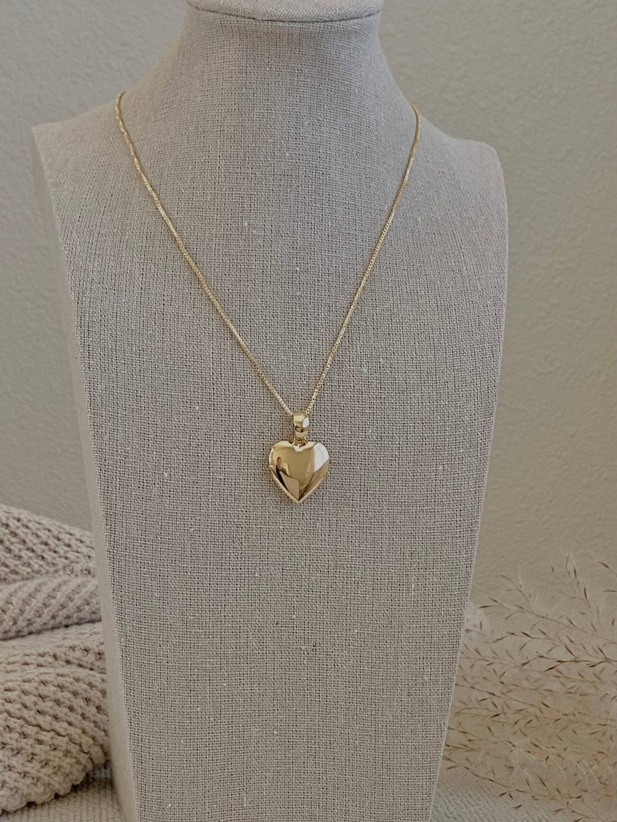 Heart locket necklace 18k Gold Filled heart shape pendant