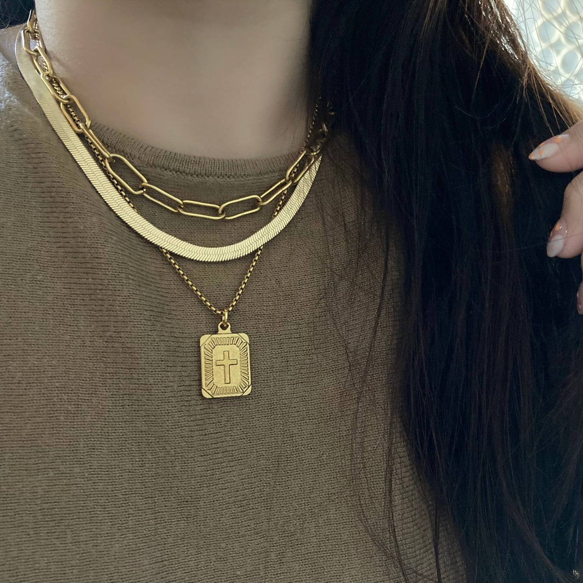 18k gold plated cross medallion pendant necklace