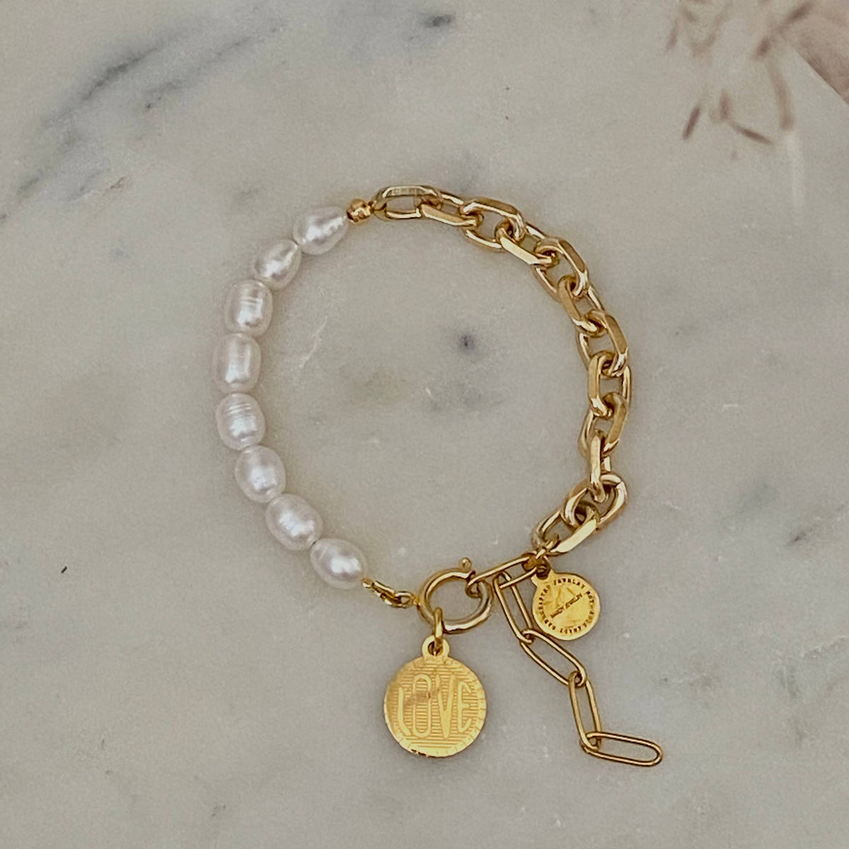 Natural Freshwater Pearls and gold plated chain bracelet
