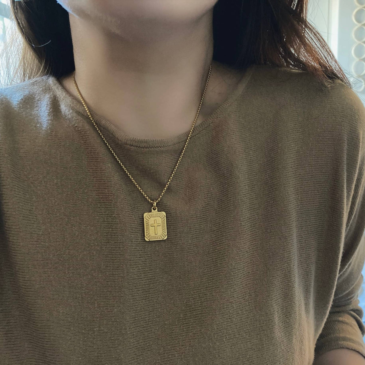 18k gold plated cross medallion pendant necklace