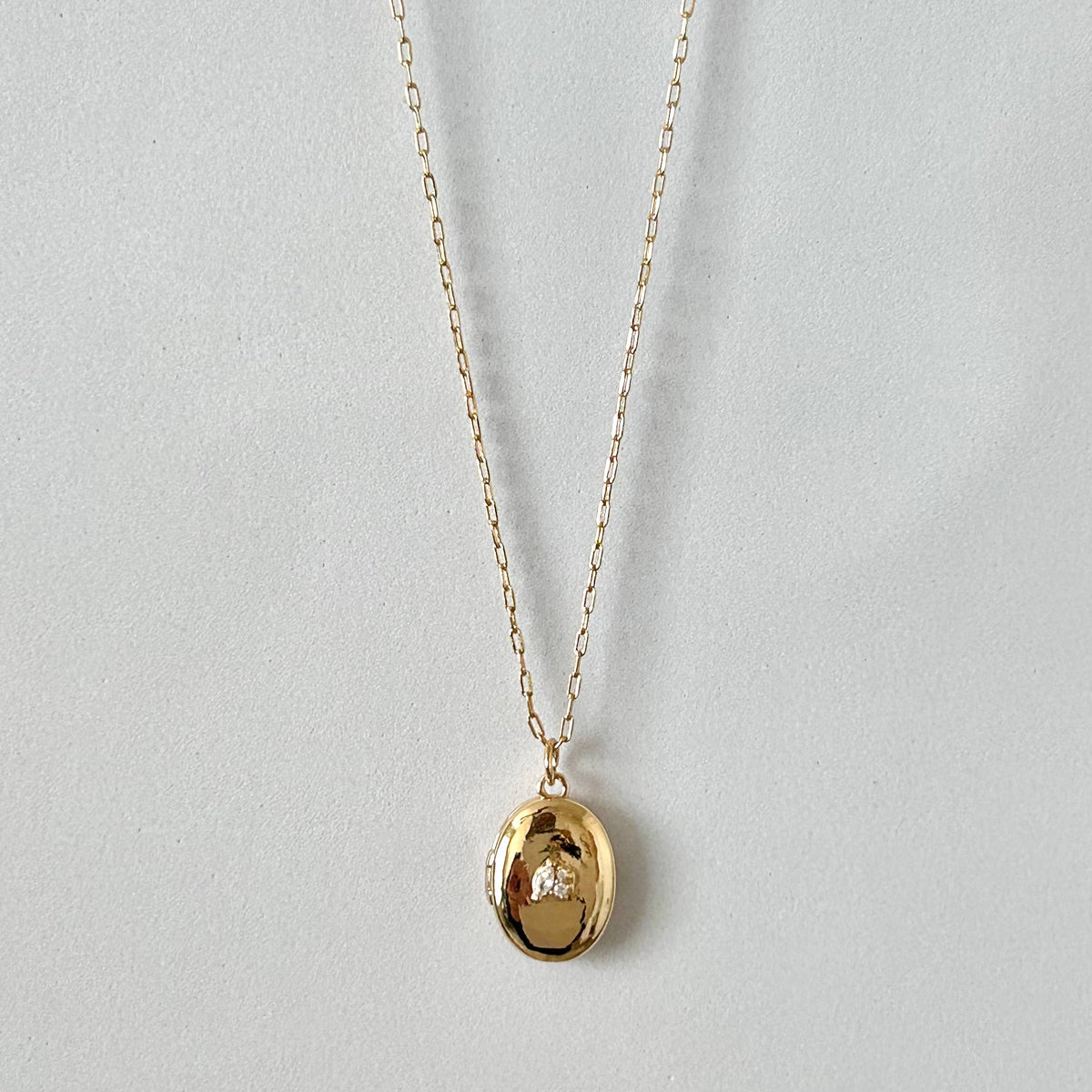 Oval Locket Pendant Necklace 18k gold filled