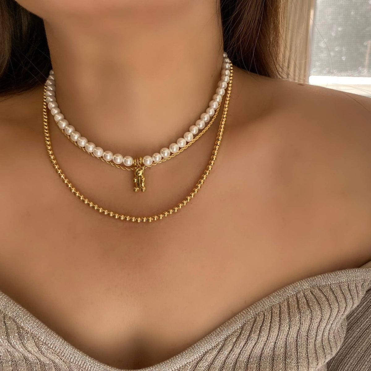 Teddy bear charm, pearls necklace natural mother of pearls