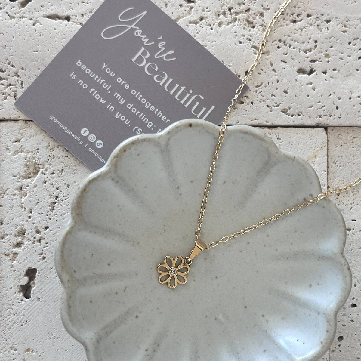 Flower charm pendant chain necklace 18k gold-filled daisy