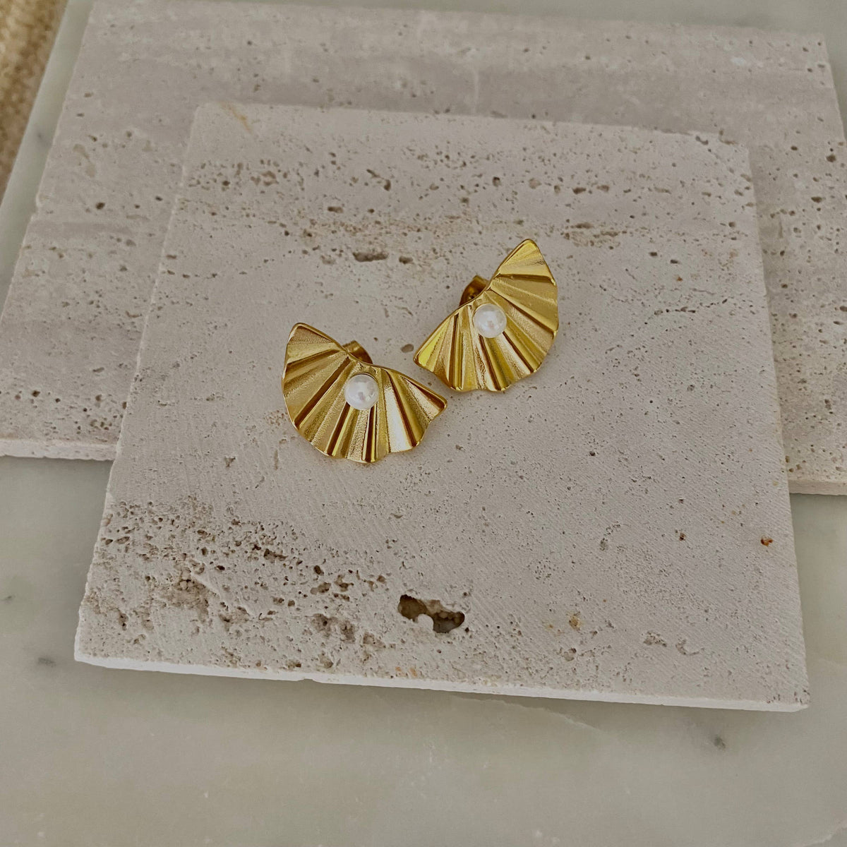 Single Pearl Statement post Earrings 18k gold plated light