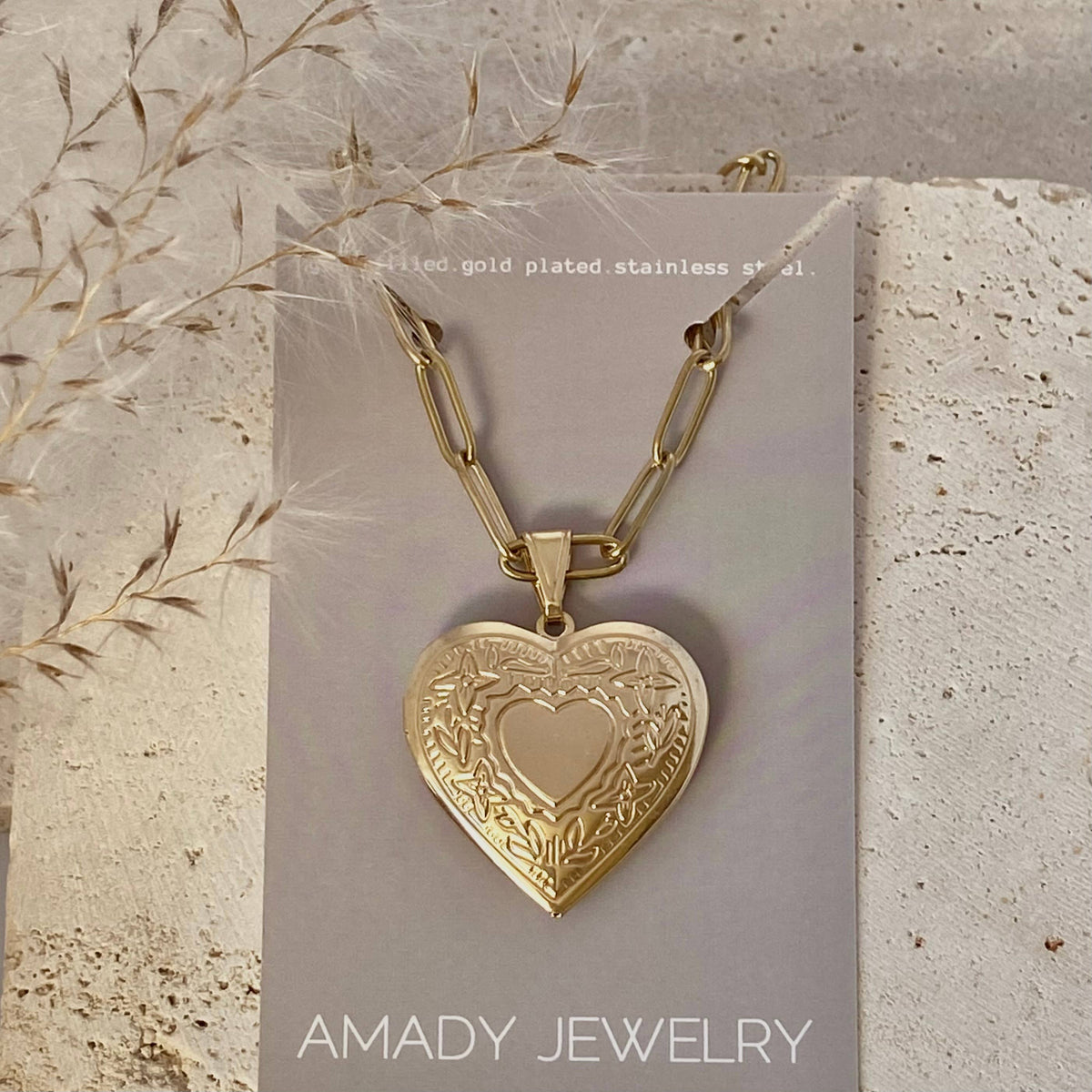 Locket Heart Pendant Statement Necklace Paperclip chain 18kG