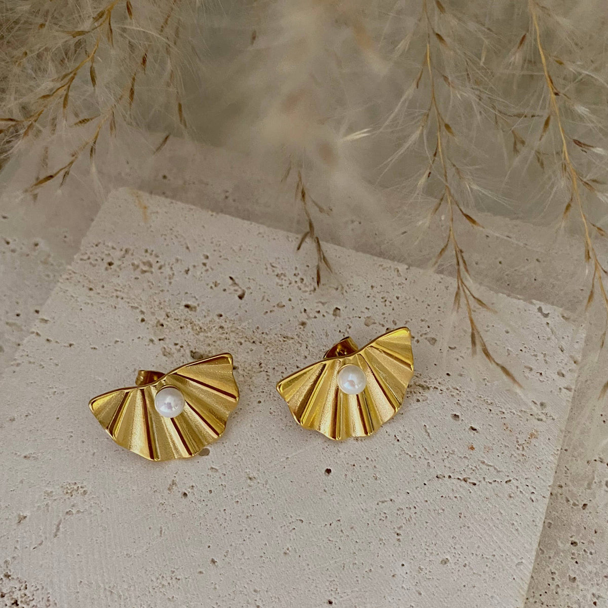 Single Pearl Statement post Earrings 18k gold plated light