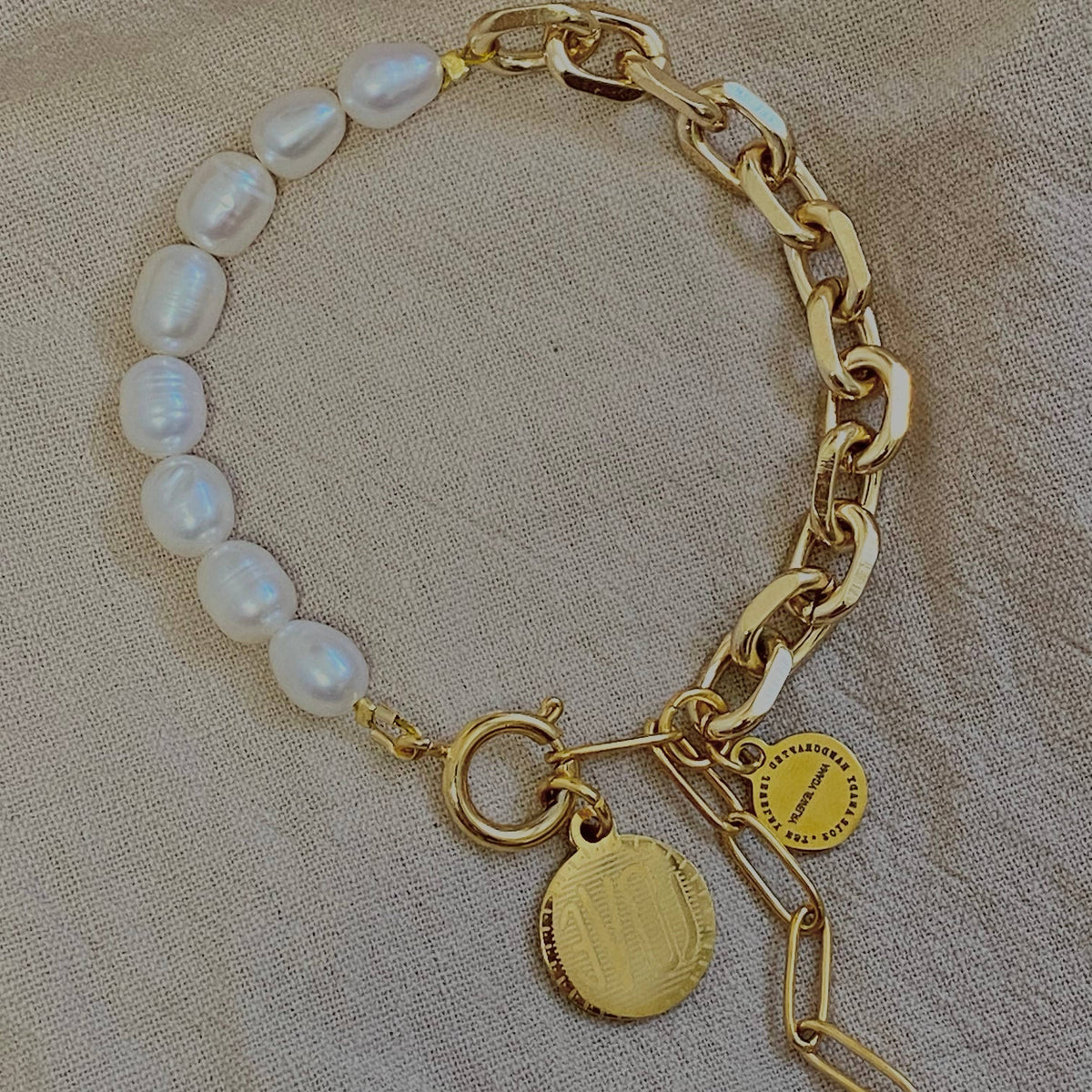 Natural Freshwater Pearls and gold plated chain bracelet
