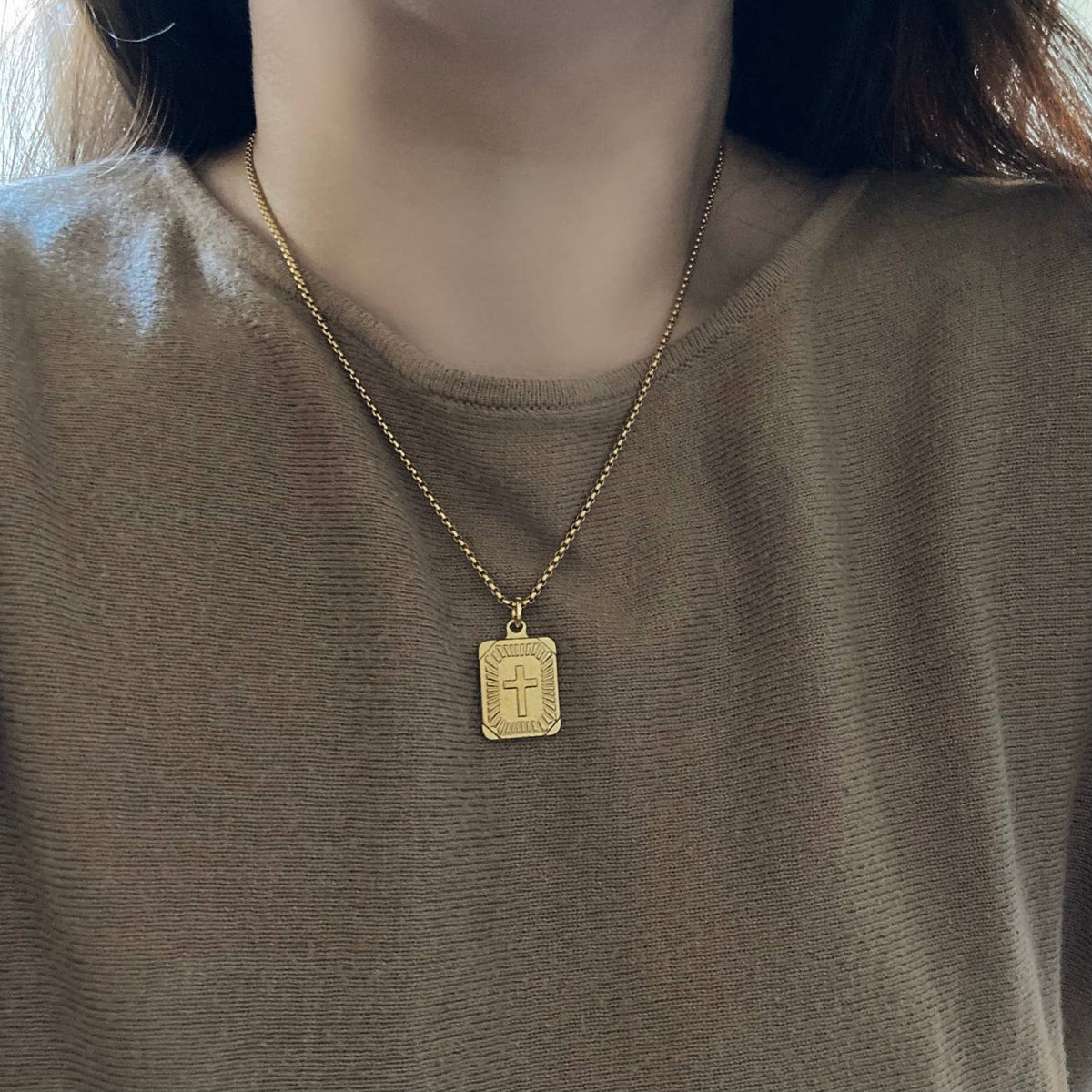 18k gold plated cross medallion pendant necklace