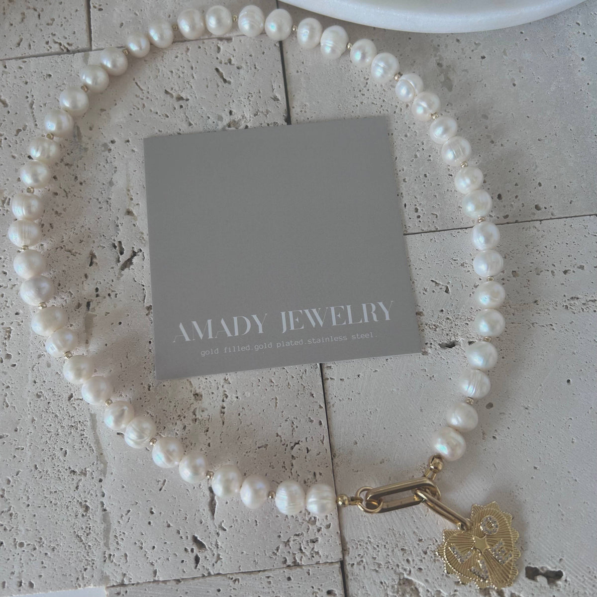 Love charm Pearls necklace