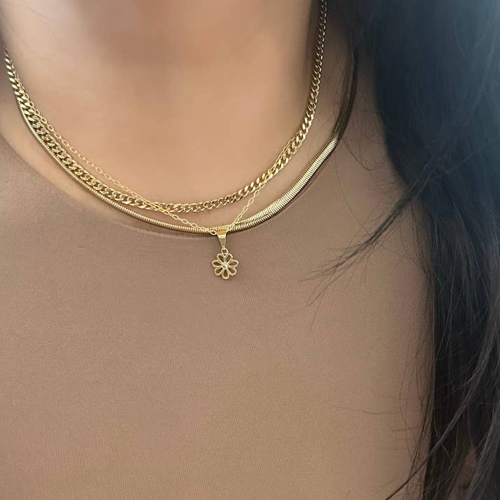 Flower charm pendant chain necklace 18k gold-filled daisy