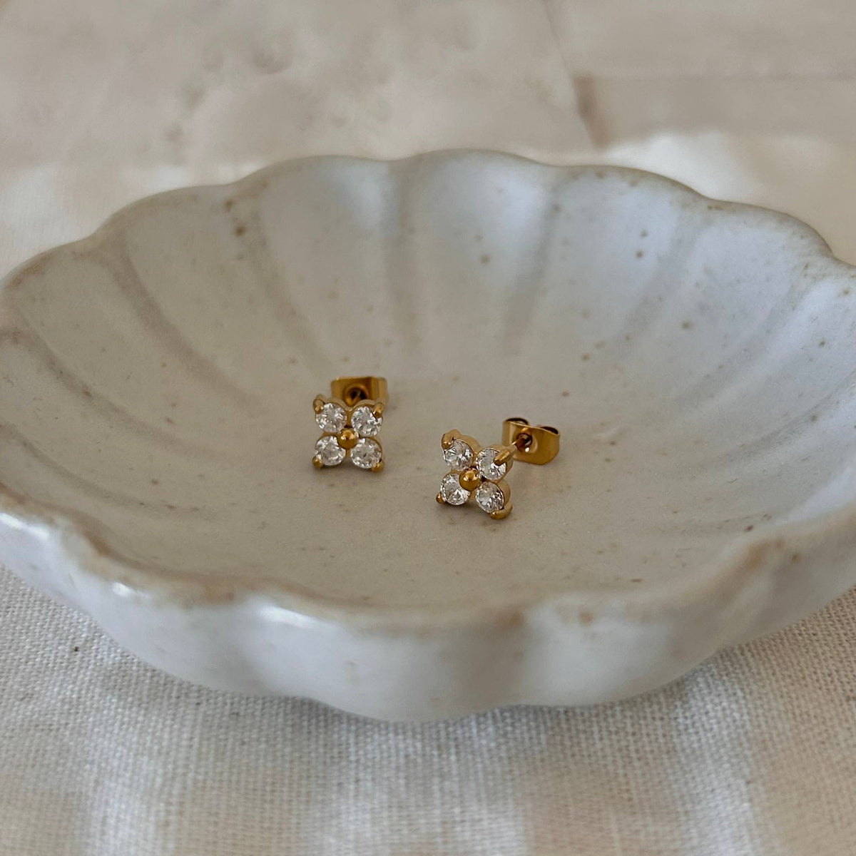Flower cubic zirconia stud post earrings waterproof 18k gp