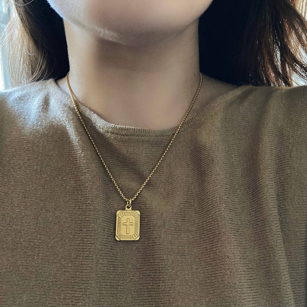 18k gold plated cross medallion pendant necklace