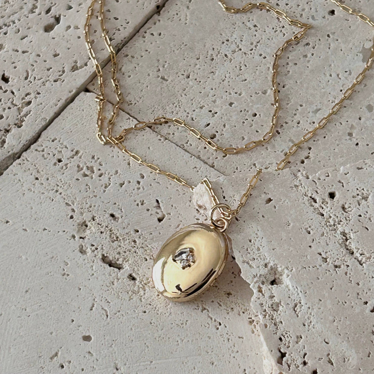 Oval Locket Pendant Necklace 18k gold filled