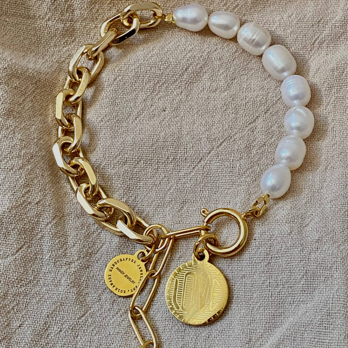 Natural Freshwater Pearls and gold plated chain bracelet