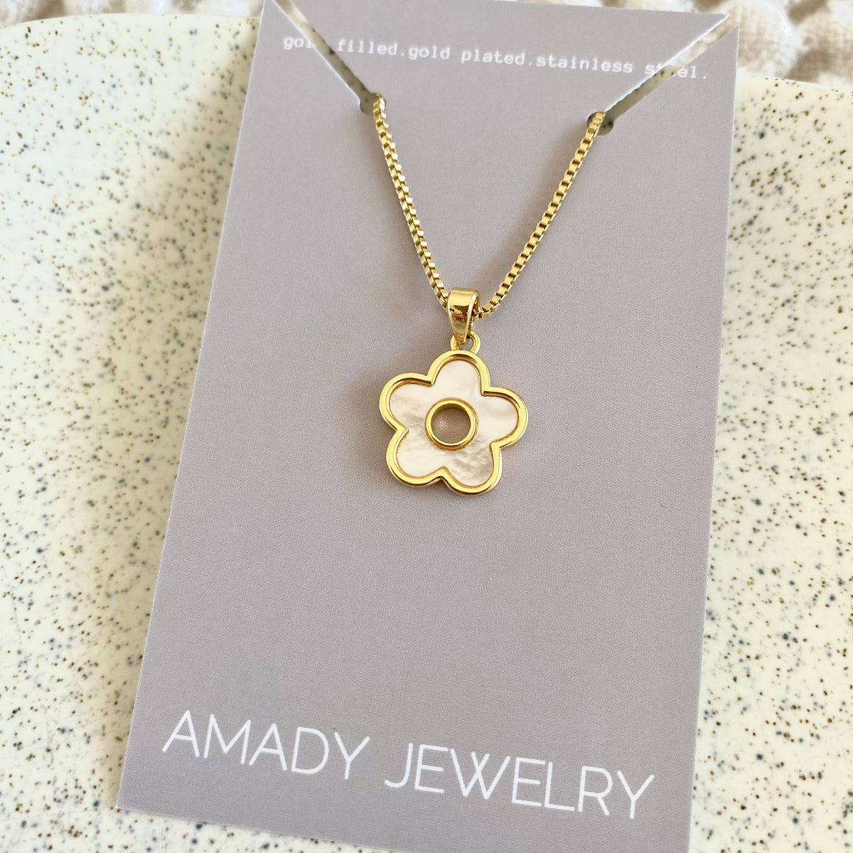 Retro flower shell charm pendant necklace gold plated 18k