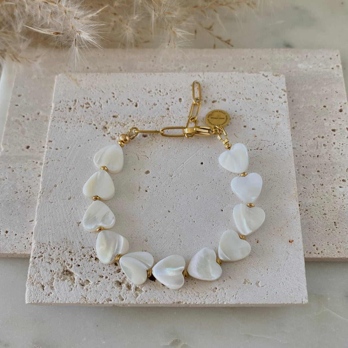 Heart Shaped Pearl Shell Bracelet 18k gold plated