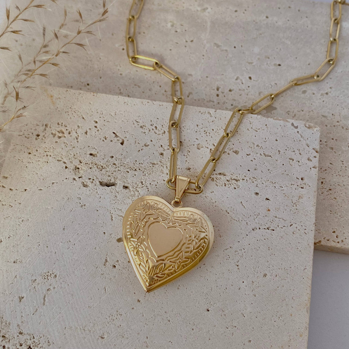 Locket Heart Pendant Statement Necklace Paperclip chain 18kG