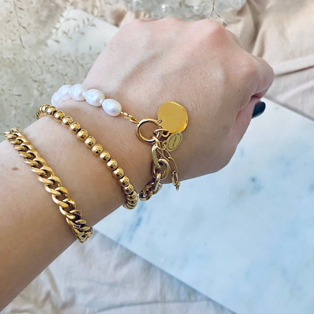 Natural Freshwater Pearls and gold plated chain bracelet